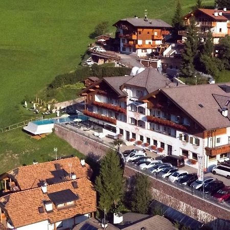 Hotel Interski Santa Cristina Val Gardena Exterior foto